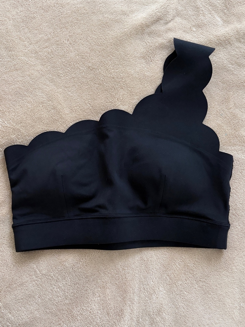 Circé Yoga Black One Shoulder Sports Bra